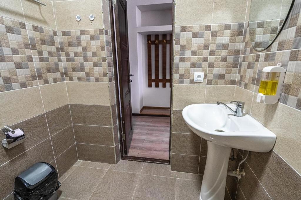 Muras Hotel Karakol Kültér fotó